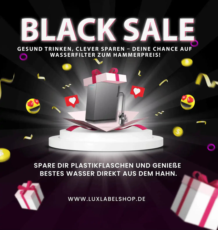 Schwarzer Wasserfilter mit weißen Akzenten und einem schlanken, modernen Design.