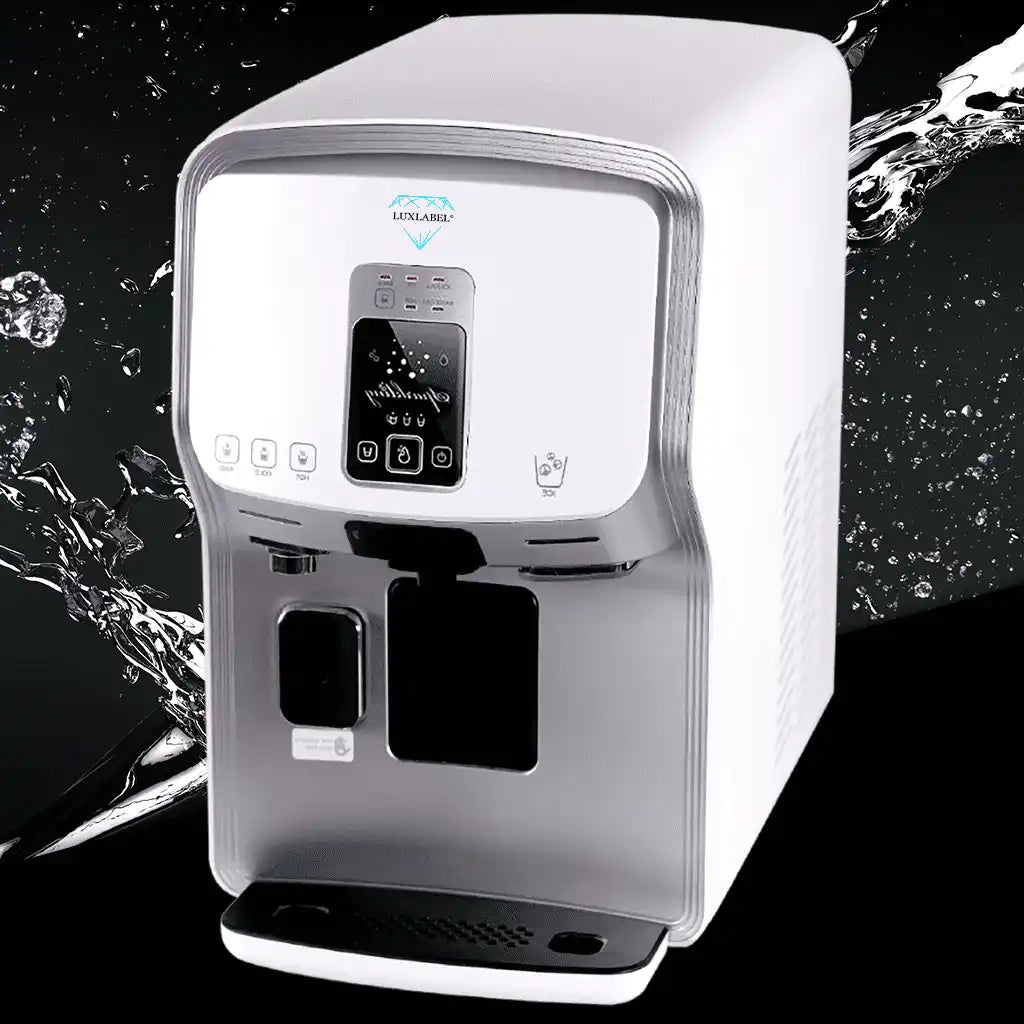 Weißer und silberner Wasserspender.